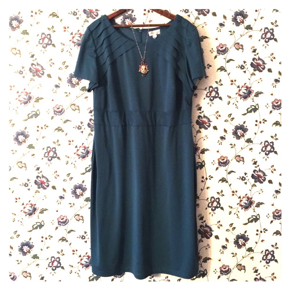 Great “go to” dress by Avenue!